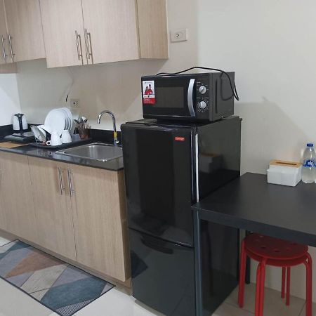 Breeze Residences - 1Br Unit With Balcony -Top Floor Manilla Buitenkant foto