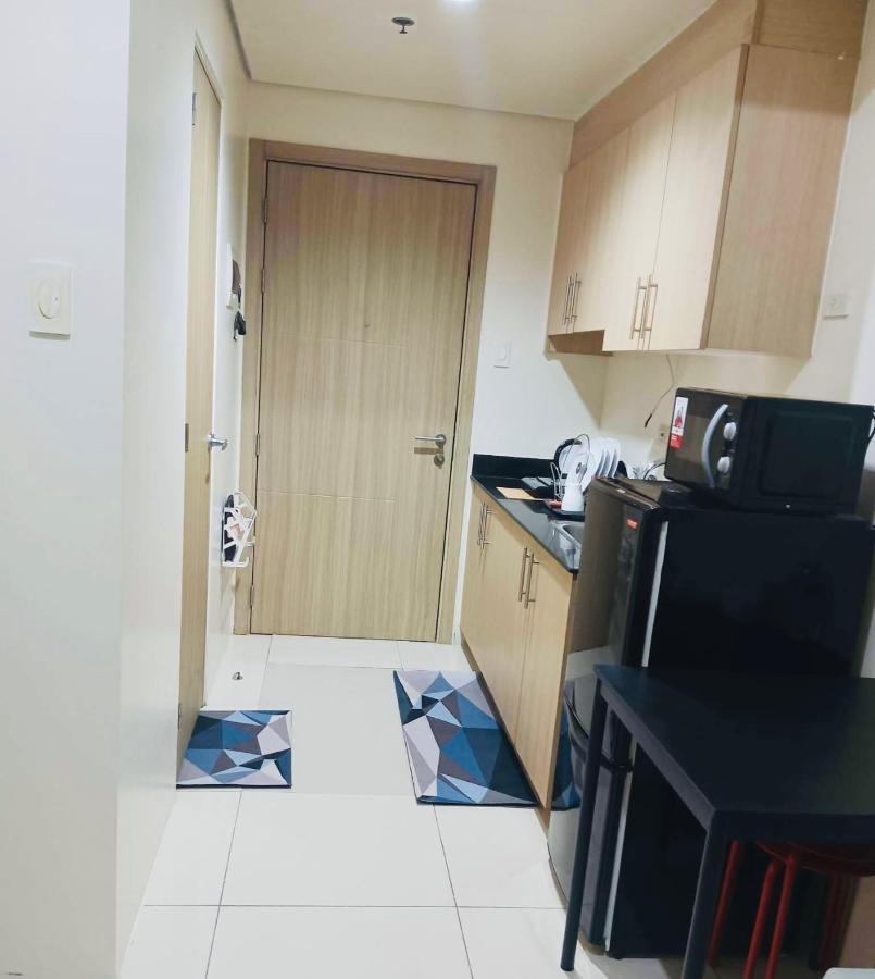 Breeze Residences - 1Br Unit With Balcony -Top Floor Manilla Buitenkant foto