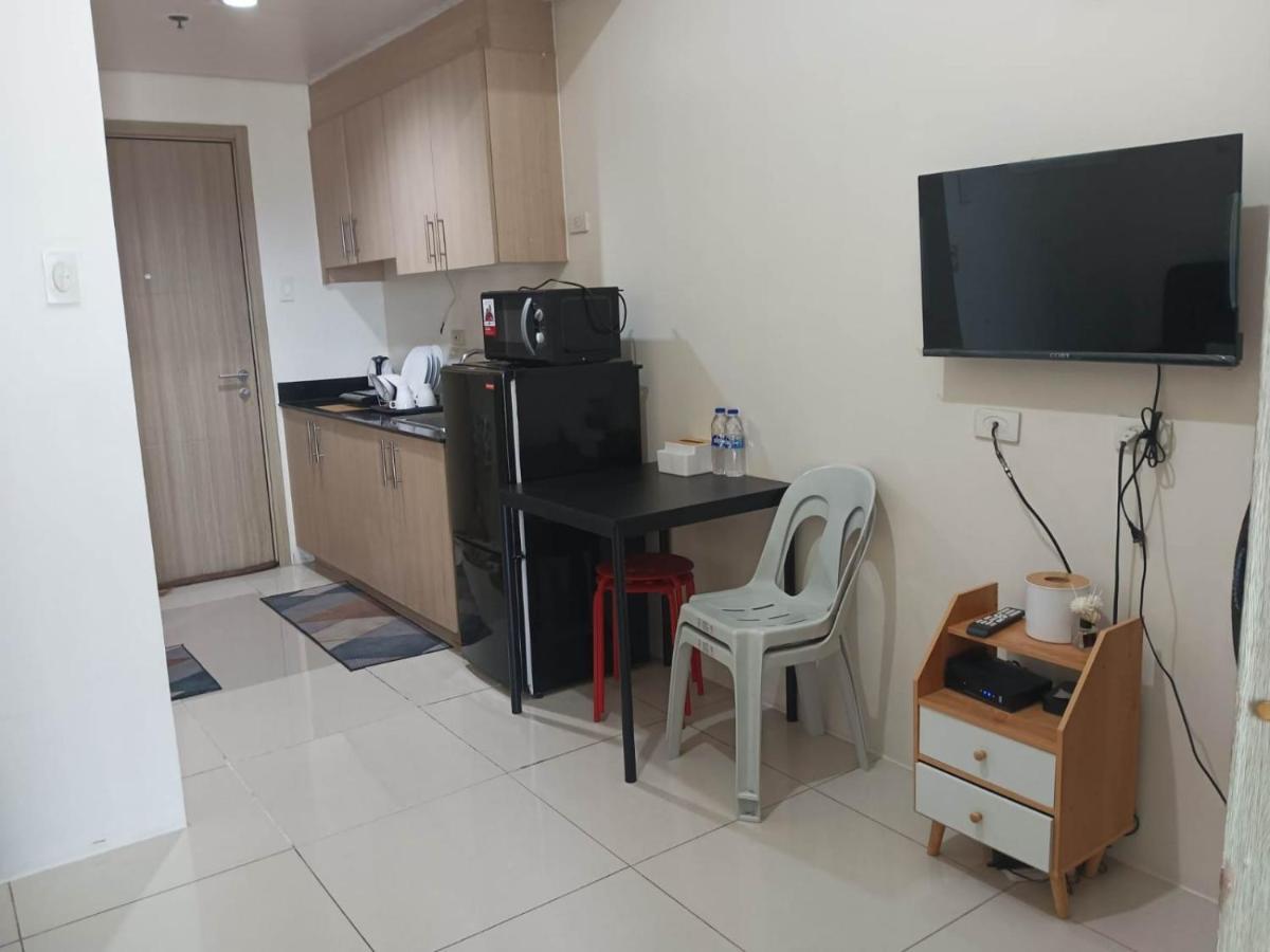 Breeze Residences - 1Br Unit With Balcony -Top Floor Manilla Buitenkant foto
